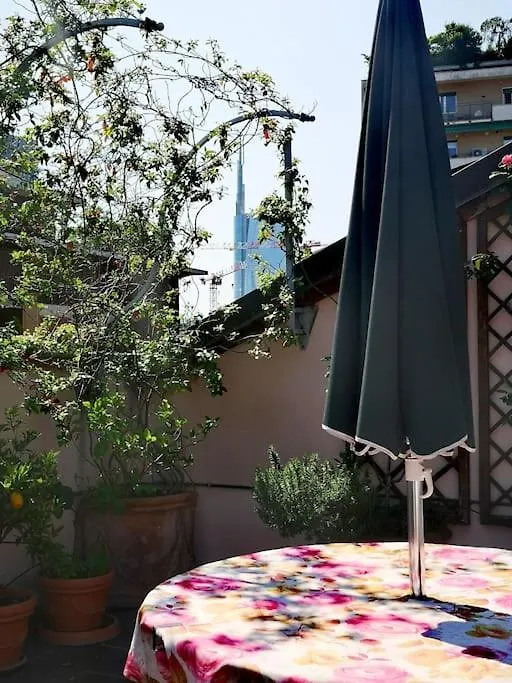 Centrale-Luxury Apartment With Garden Terrace ミラノ