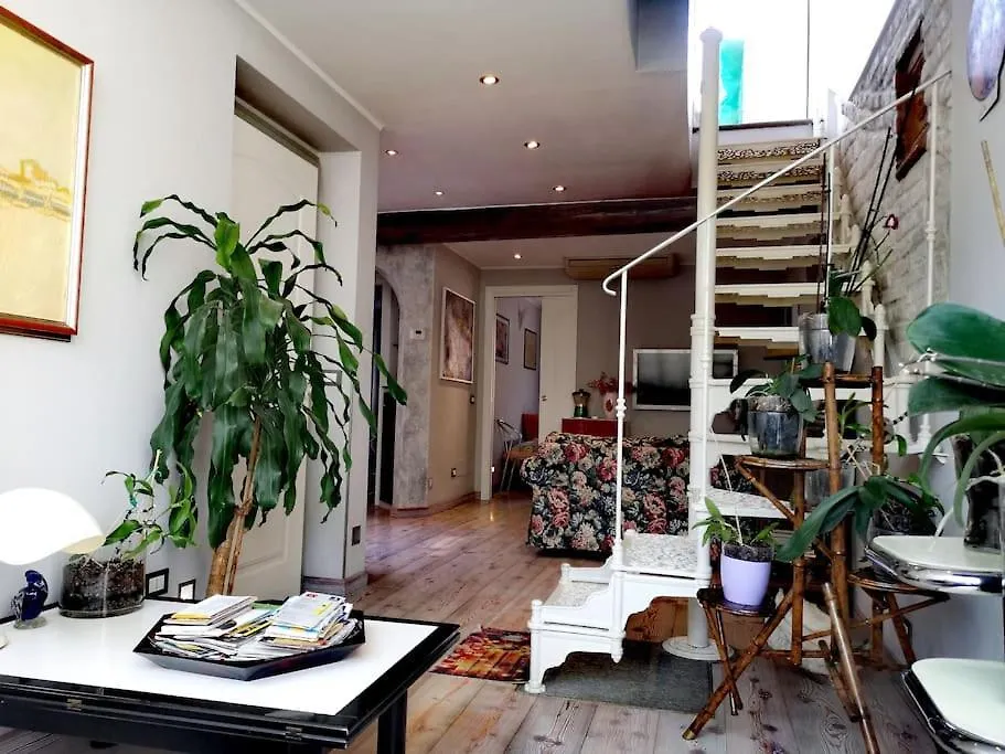 Centrale-Luxury Apartment With Garden Terrace ミラノ