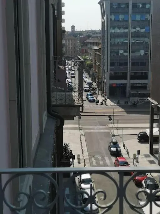 Centrale-Luxury Apartment With Garden Terrace Milan
