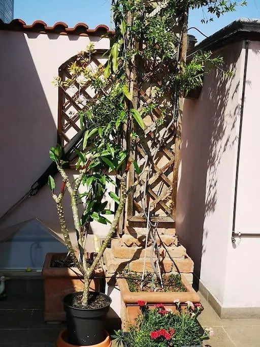 Centrale-Luxury Apartment With Garden Terrace Milan Italy