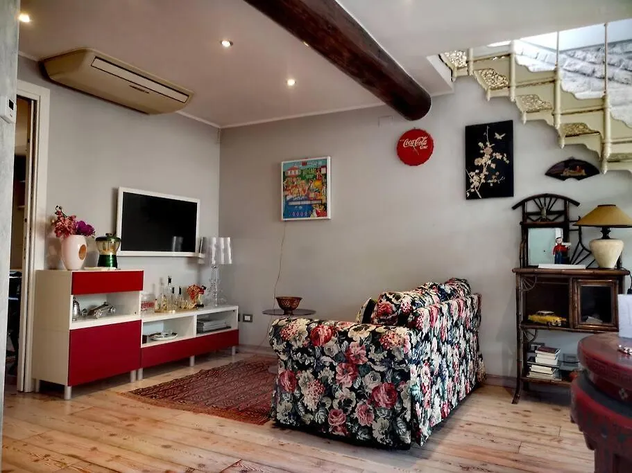 Centrale-Luxury Apartment With Garden Terrace Milan Italy