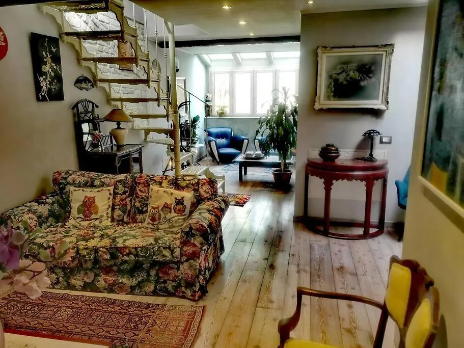 Centrale-Luxury Apartment With Garden Terrace Milan Italy