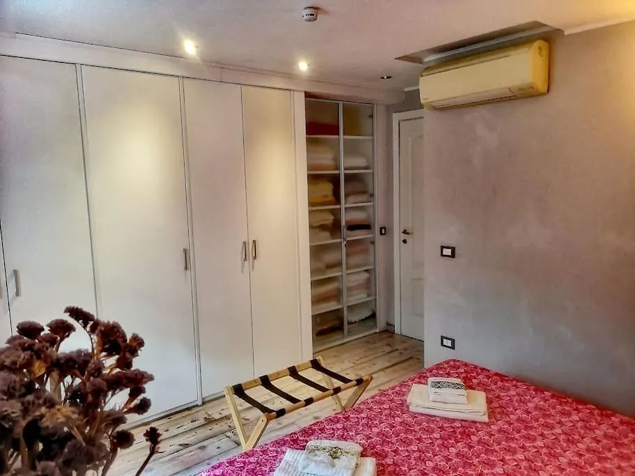Centrale-Luxury Apartment With Garden Terrace Milan