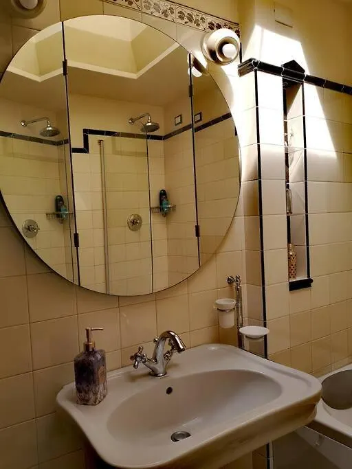 Centrale-Luxury Apartment With Garden Terrace Milan